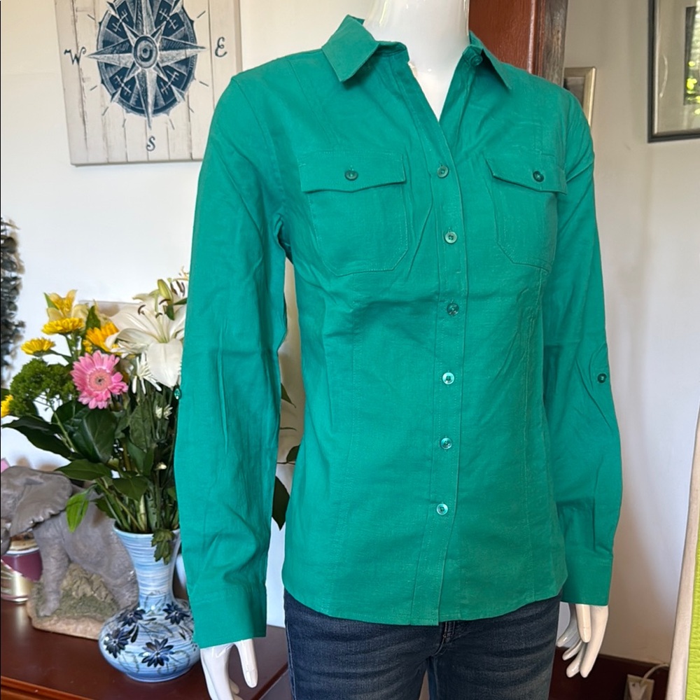 NWT northern reflections size small Green Button-Up Women's Top